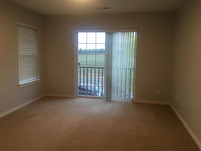 Building Photo - 7146 NE Cherry Dr