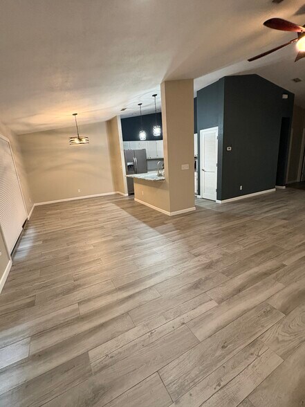 Building Photo - 6 Santiago Ct