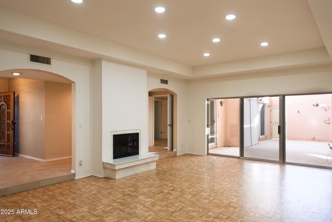 Building Photo - 6945 E Glenrosa Ave