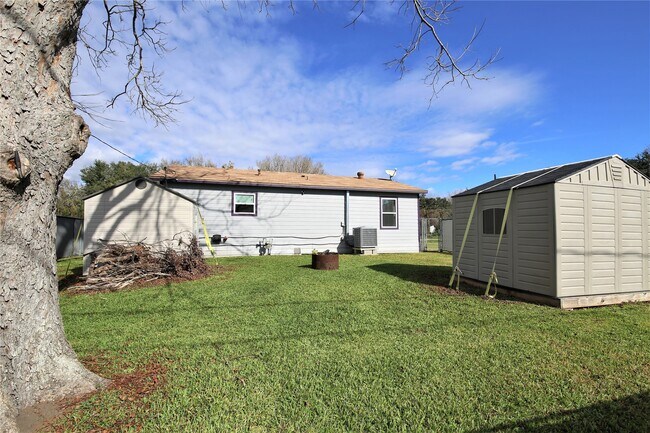 Building Photo - 6611 Wayne Johnson Ave