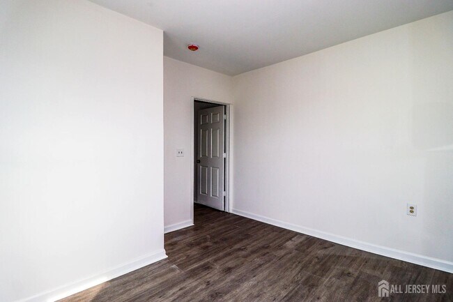 Building Photo - 364 Market St