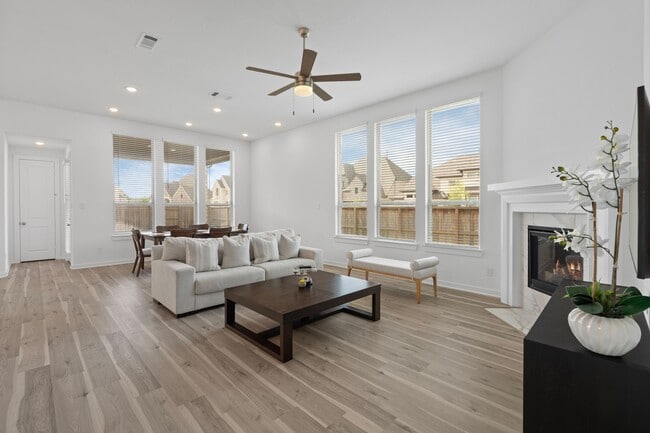 Building Photo - 7602 Zinnia Blossom Ln