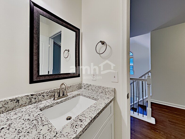 Building Photo - 3199 Arbor Oaks Dr SW