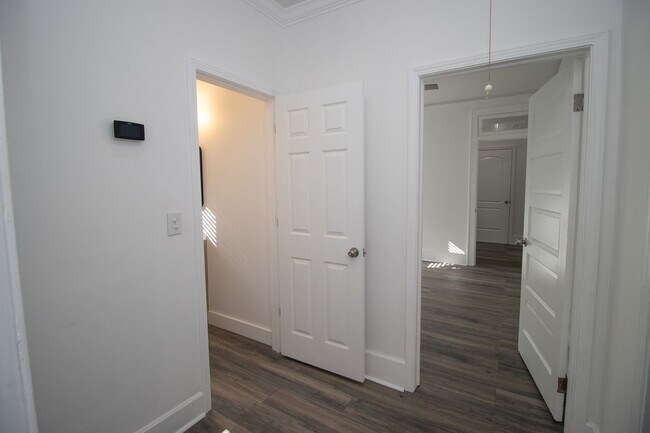 Building Photo - Renovated Historic Columbia Gem: 3-Bed, 2-Bath Home with Modern Updates, Walking Distance to Bull...