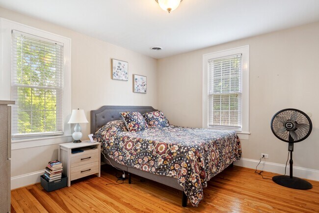 Building Photo - 545 Montgomery St