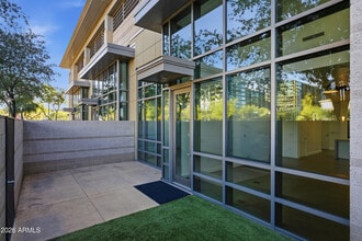 Building Photo - 15215 N Kierland Blvd