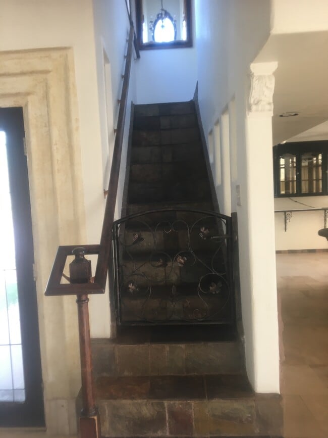 Building Photo - 2308 Canyon View Rd