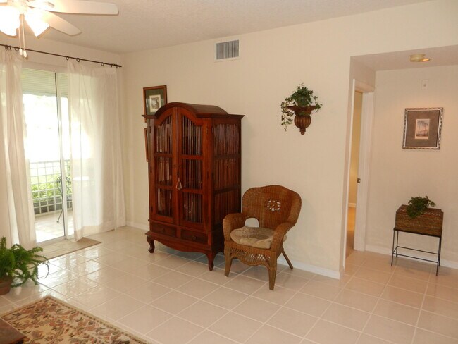 Building Photo - 301 Muirfield Ct