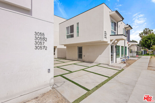 Building Photo - 2700 Fletcher Dr
