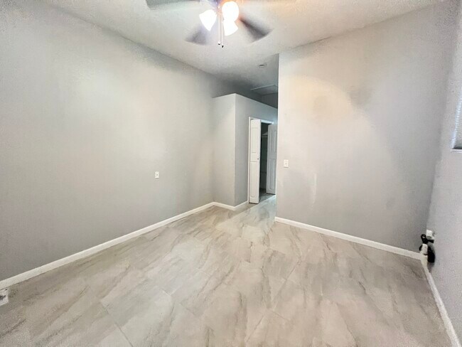 Building Photo - 3219 Fruitwood Ln