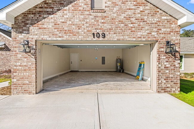 Building Photo - 109 Spruce St