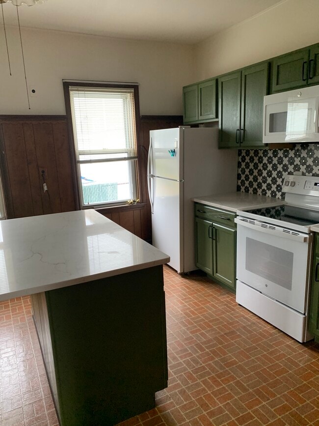 Kitchen - 60 Maplewood Ave
