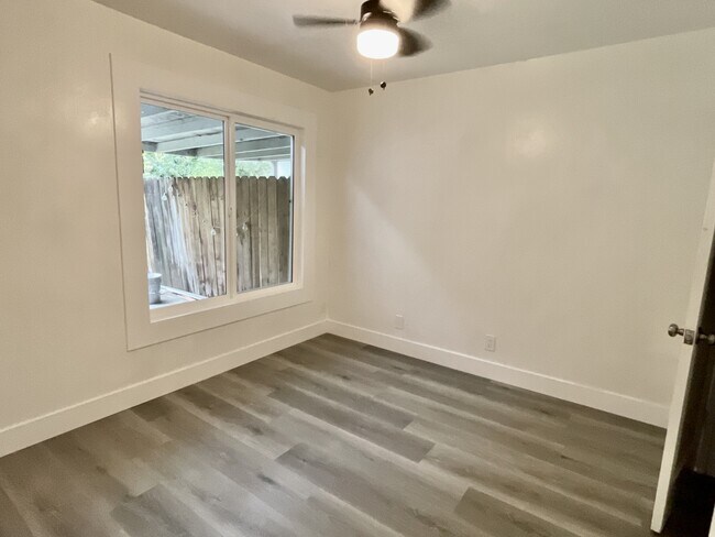 Building Photo - 2509 Michelle Dr