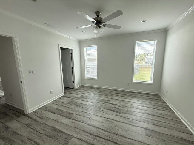 Building Photo - 3638 Vine Trl