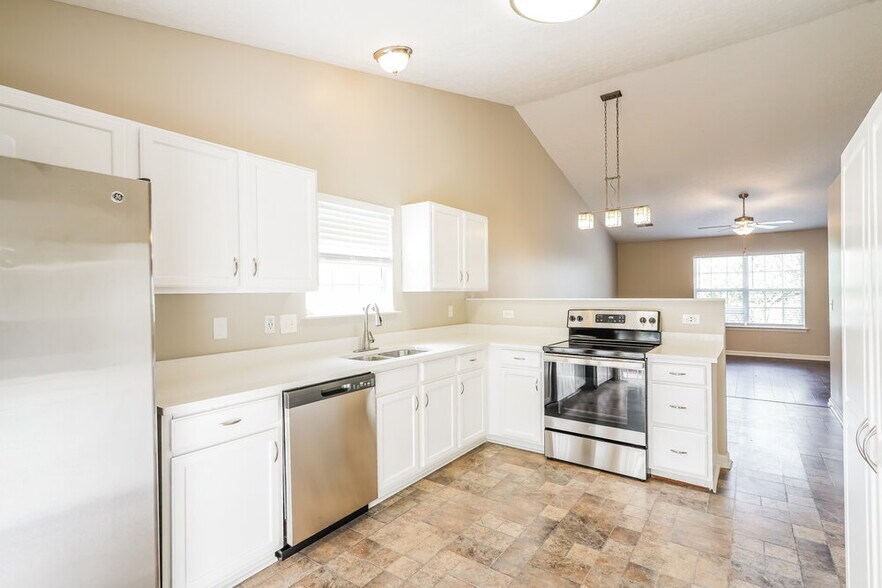 Building Photo - 3260 Cain Harbor Dr