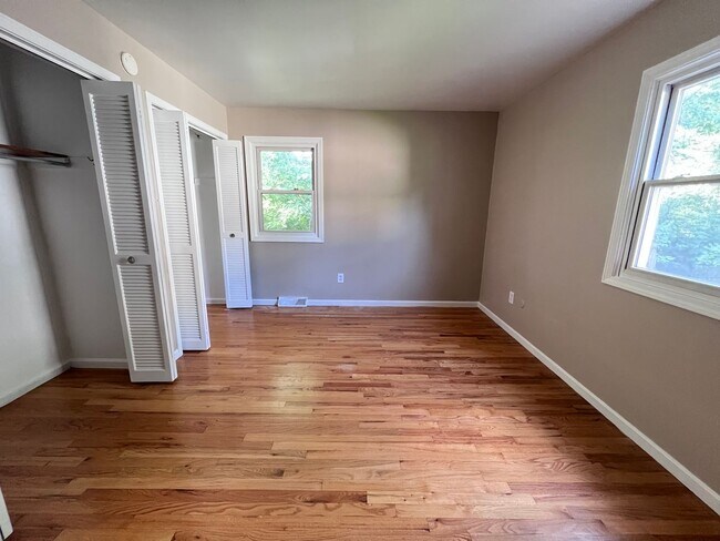 Building Photo - 3010-3012 Okemos Dr SE