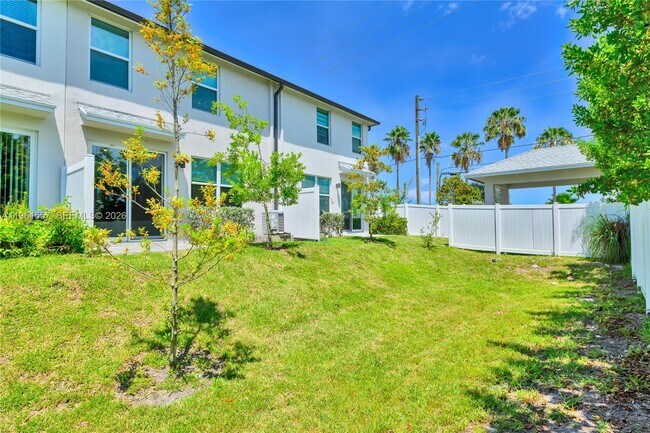 Building Photo - 3506 Joshua Tree St