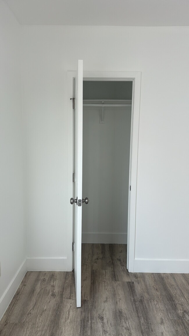 Building Photo - 4606 S Normandie Ave