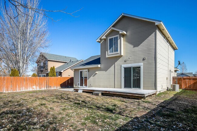 Building Photo - Welcome to Star! Great location 3 bed 2.5 Bath