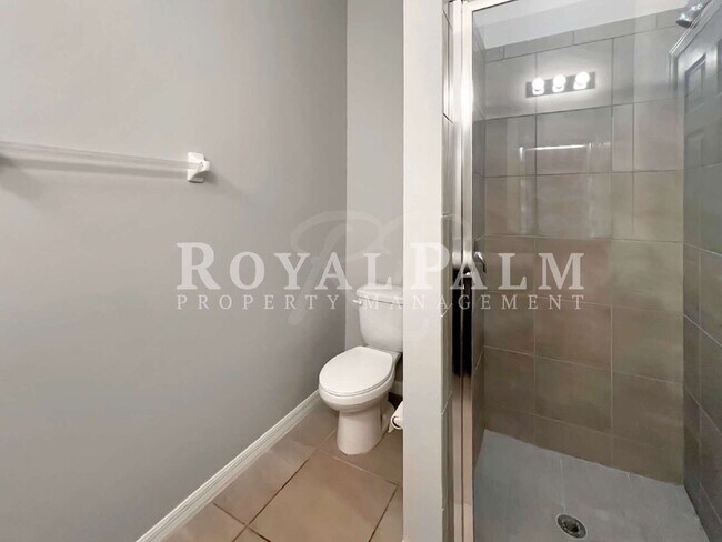 Building Photo - 1320 Trafalgar Pkwy