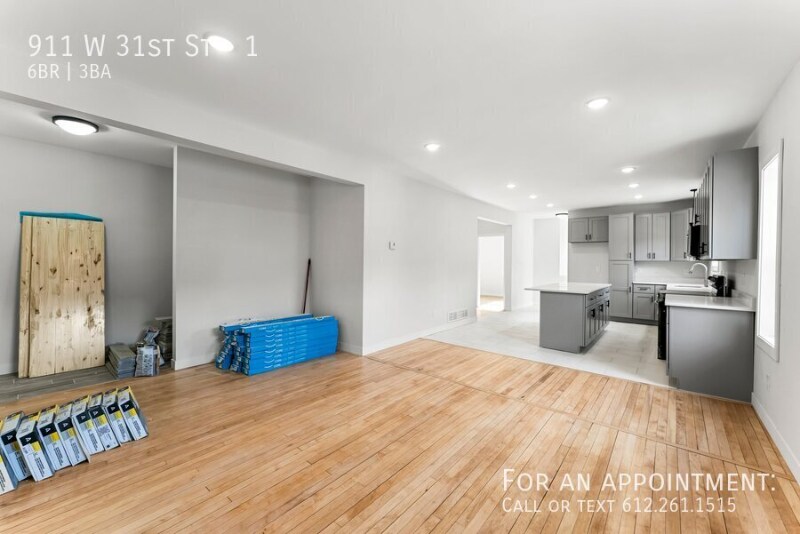 Building Photo - 911 W 31st St