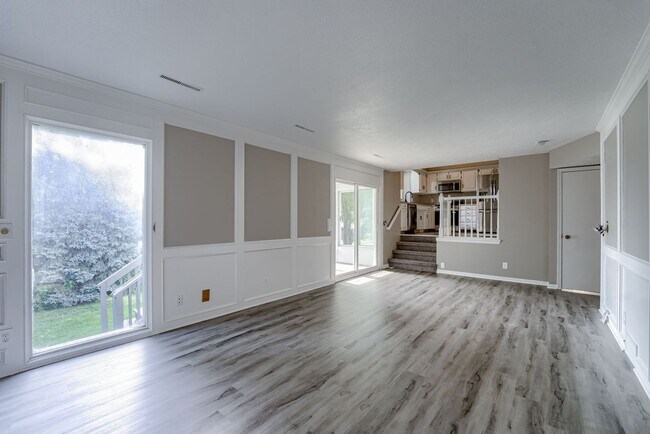 Building Photo - Fresh Updates & Prime Location Near Zorinsky!!