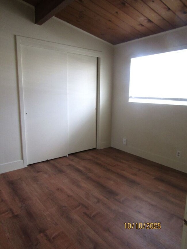 Building Photo - Charming 2 Bed 2 Bath Duplex in Rural Seba...