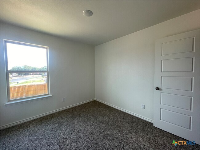 Building Photo - 302 Agua Chiquita Ct