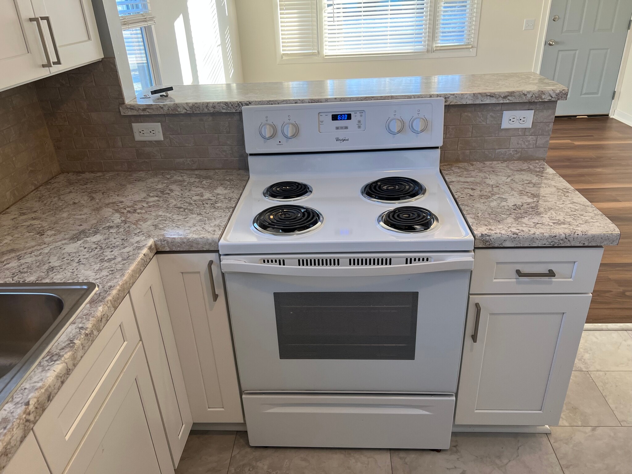 Building Photo - 2204 Arizona Ave