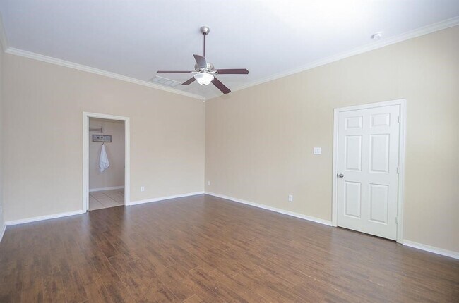 Building Photo - 4107 Elk Bluff Ln