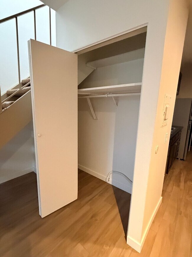 Building Photo - 33938 Alcazar Dr