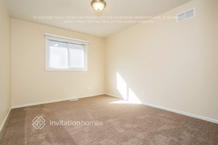Building Photo - 22830 Lakeshore Dr
