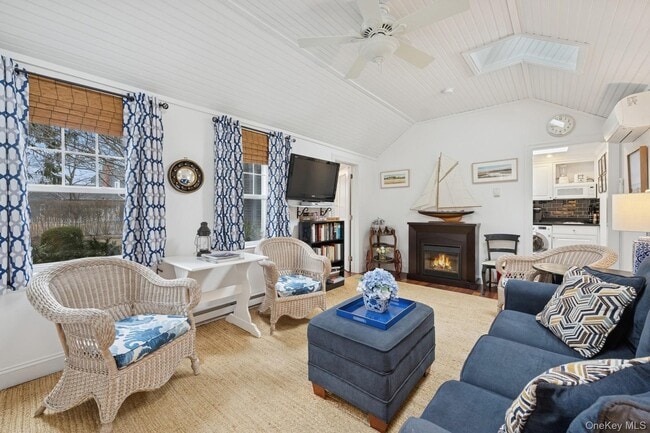 Building Photo - 424 4th St