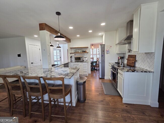 Building Photo - 1121 Vanessa Ave