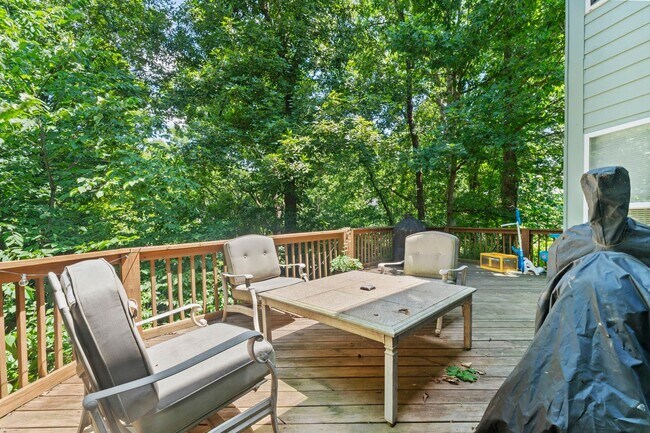 Building Photo - 16611 Highland Summit Dr