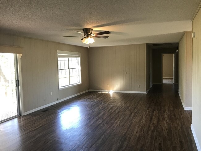 Building Photo - 211 Abbie Ln