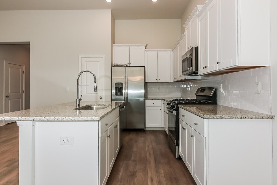 Building Photo - 476 Craigflower Ct