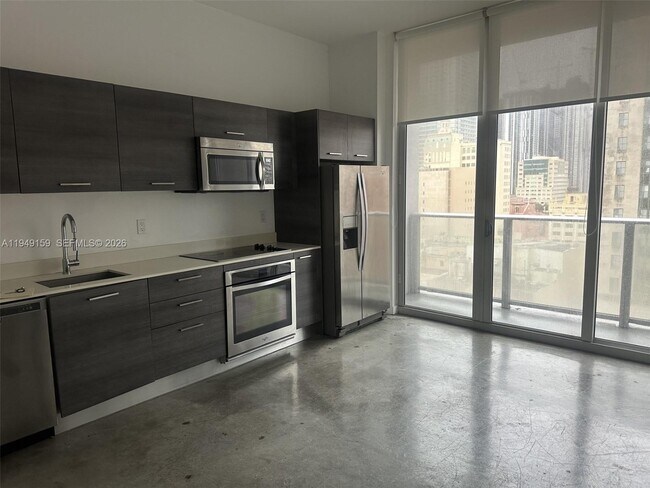 Building Photo - 151 SE 1st St