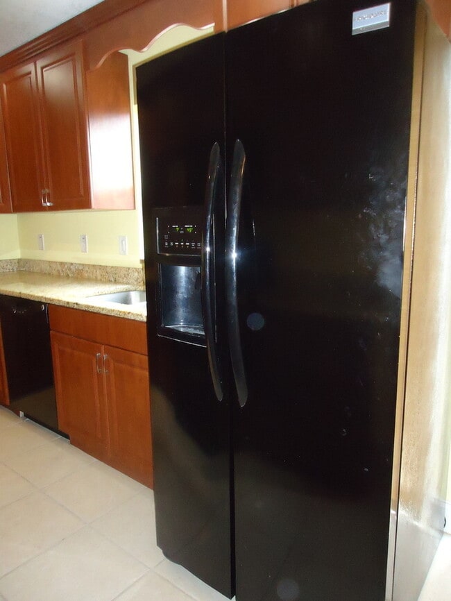 Building Photo - HIDDEN CREEK CONDO-1602 Bending Brook Way ...