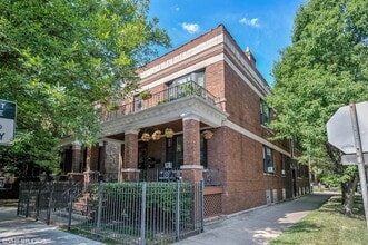 Building Photo - 4258 N Damen Ave