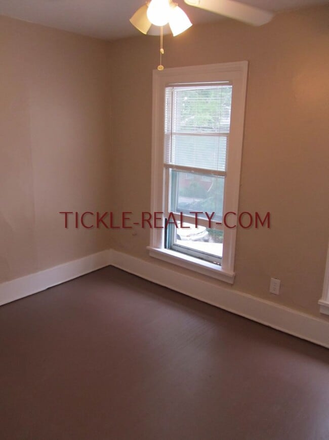 Building Photo - 164-166 Meigs