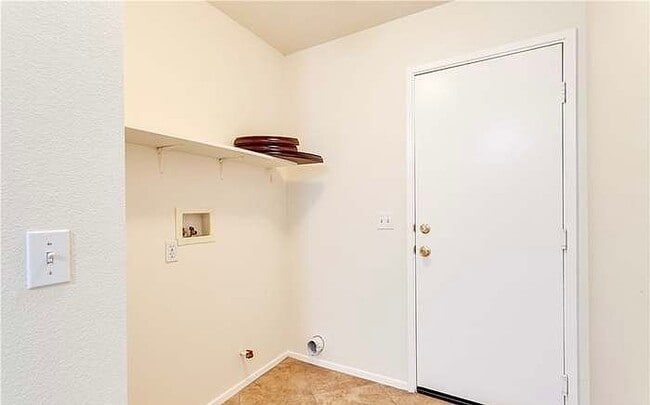 Building Photo - 71667 Sunnyvale Ct