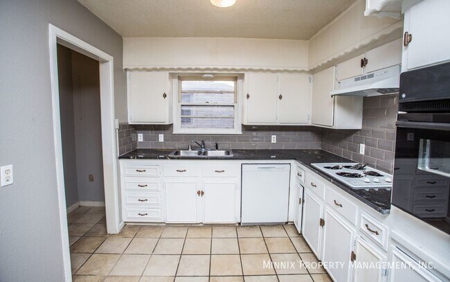 Building Photo - 5414 6th St