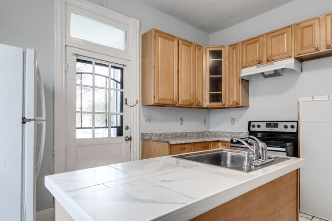 Building Photo - 3 Bedroom Home in North Highland Park ***A...