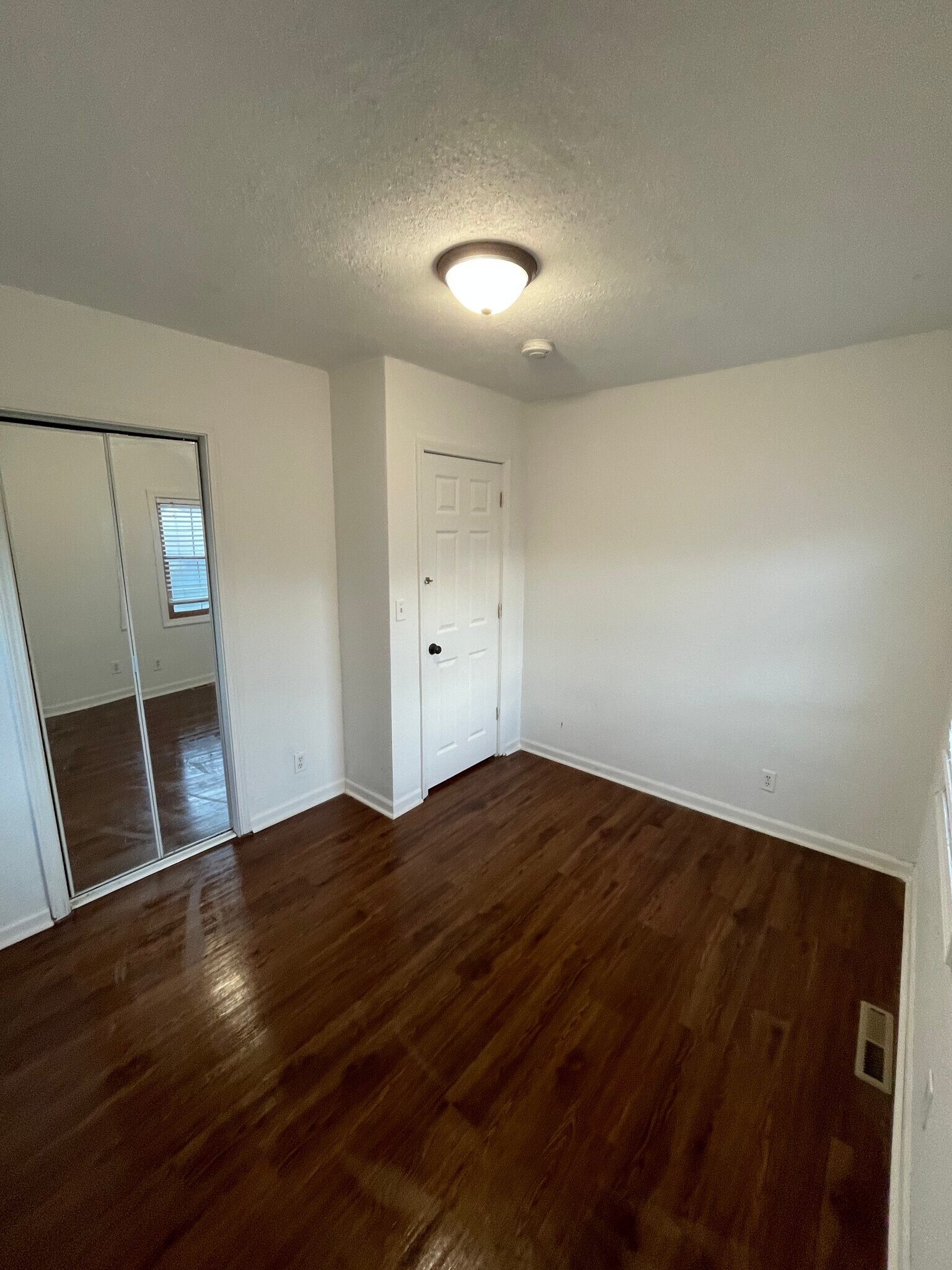 Building Photo - 1316 9th St NW