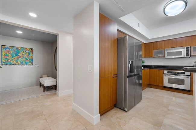 Building Photo - 14951 Royal Oaks Ln