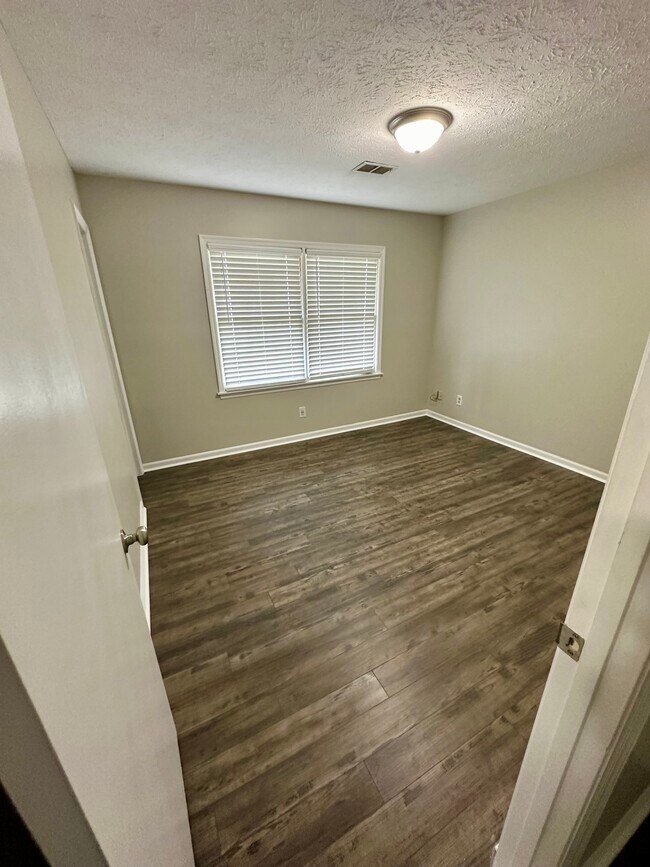 Building Photo - 2075 Harden Chapel Rd