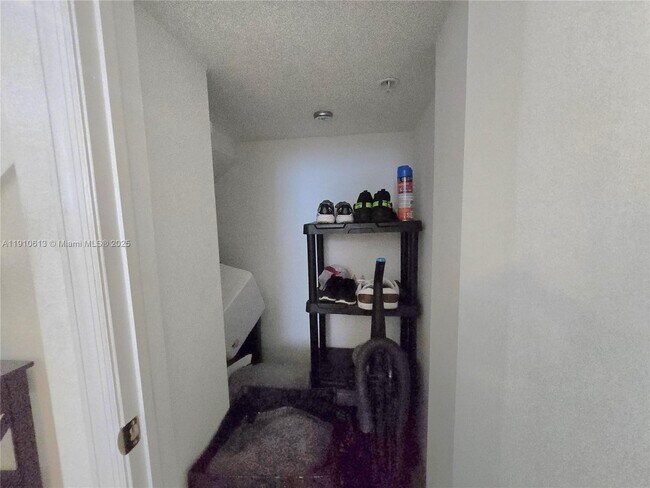 Building Photo - 11938 SW 26th Ct