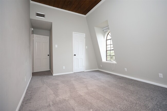 Building Photo - 5370 Brownway St