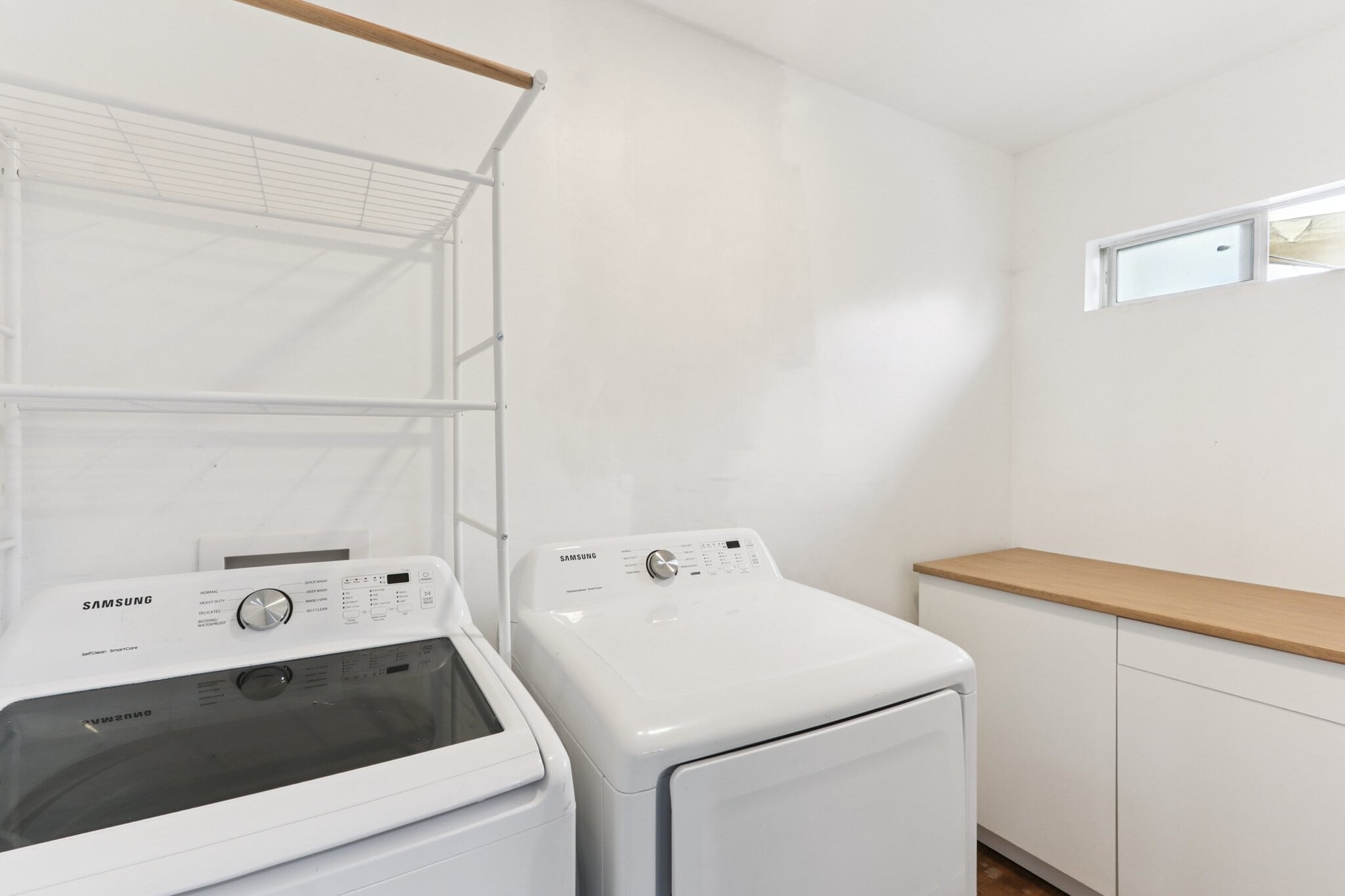 Building Photo - 218 W 87th St